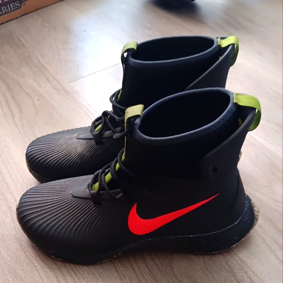 Nike Other - Nike Boys Big Kid Binzie Casual Boots